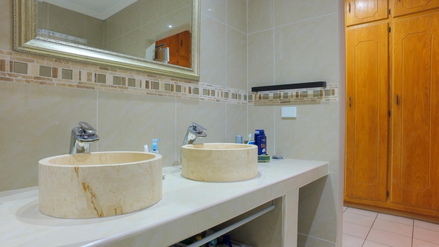 4 Bedroom Property for Sale in Safari Gardens North West